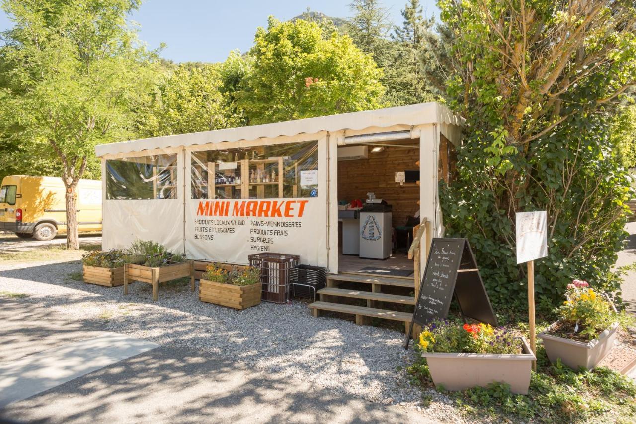 Camping Les Princes D'Orange Hotel Orpierre Exterior photo