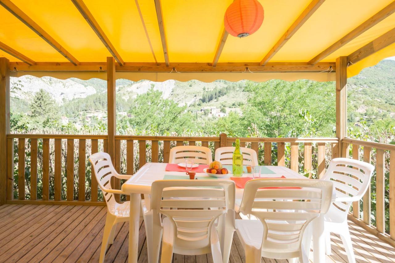 Camping Les Princes D'Orange Hotel Orpierre Exterior photo