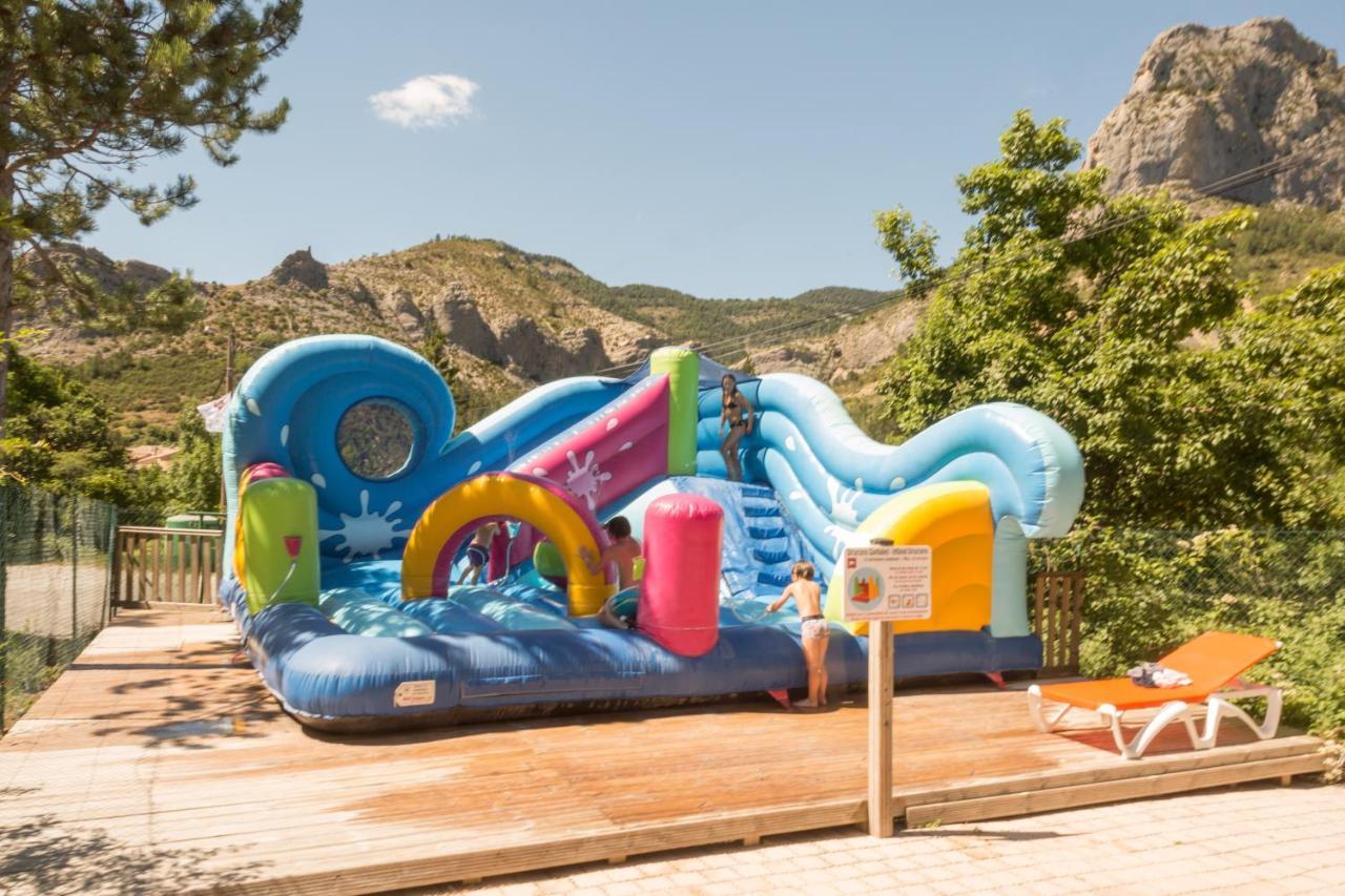 Camping Les Princes D'Orange Hotel Orpierre Exterior photo