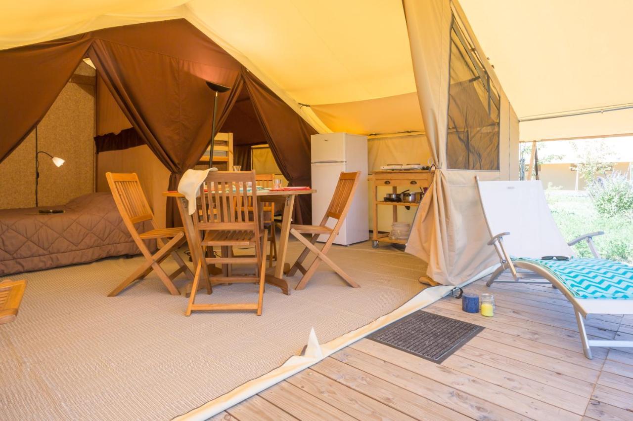 Camping Les Princes D'Orange Hotel Orpierre Exterior photo