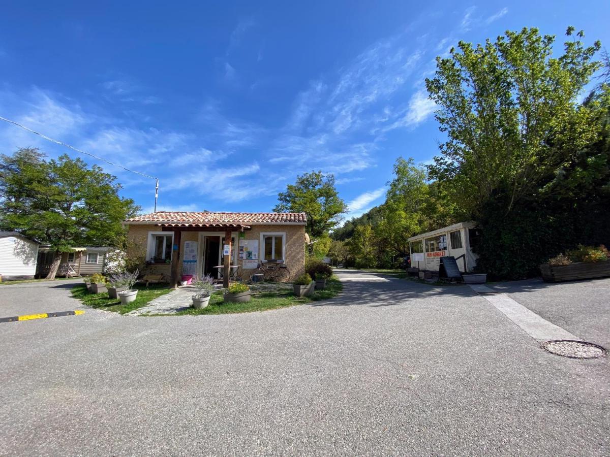 Camping Les Princes D'Orange Hotel Orpierre Exterior photo